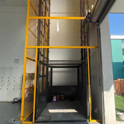 红毛镇导轨式升降机助力物流园破解运输难题